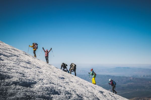 How Altitude Training Boosts VO2 Max in Elite Mountaineers: Effects and Insights