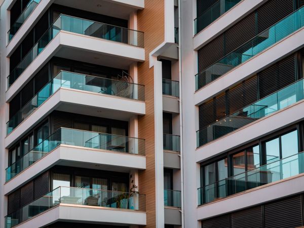 Top Marketing Tactics to Promote Luxury Apartments in UK Urban Centers